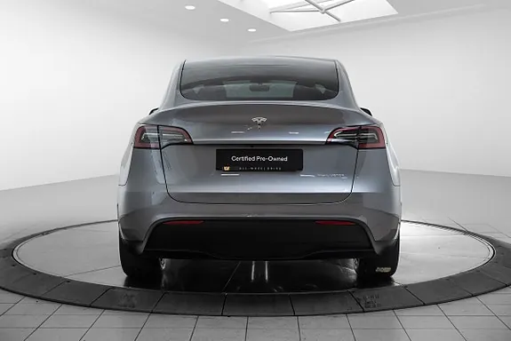 Tesla Model Y 2023 photo 4