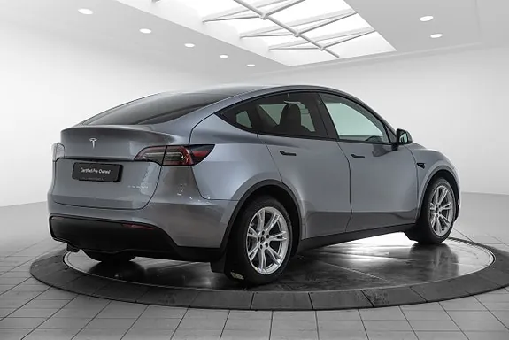 Tesla Model Y 2023 photo 5