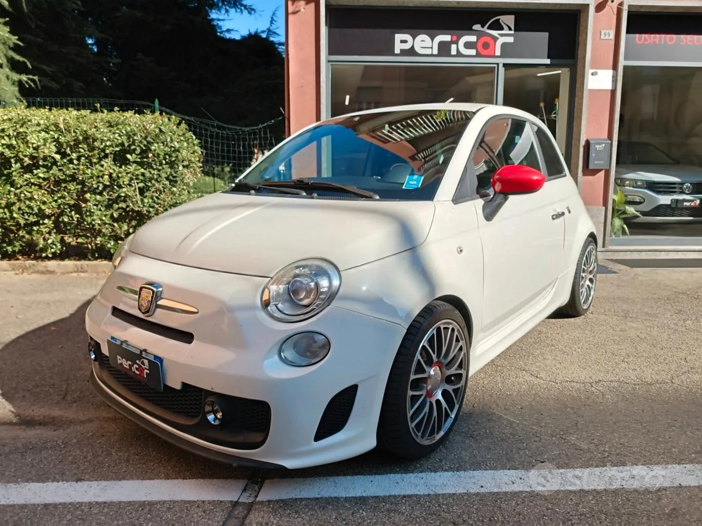 Abarth 500 2011 photo 2