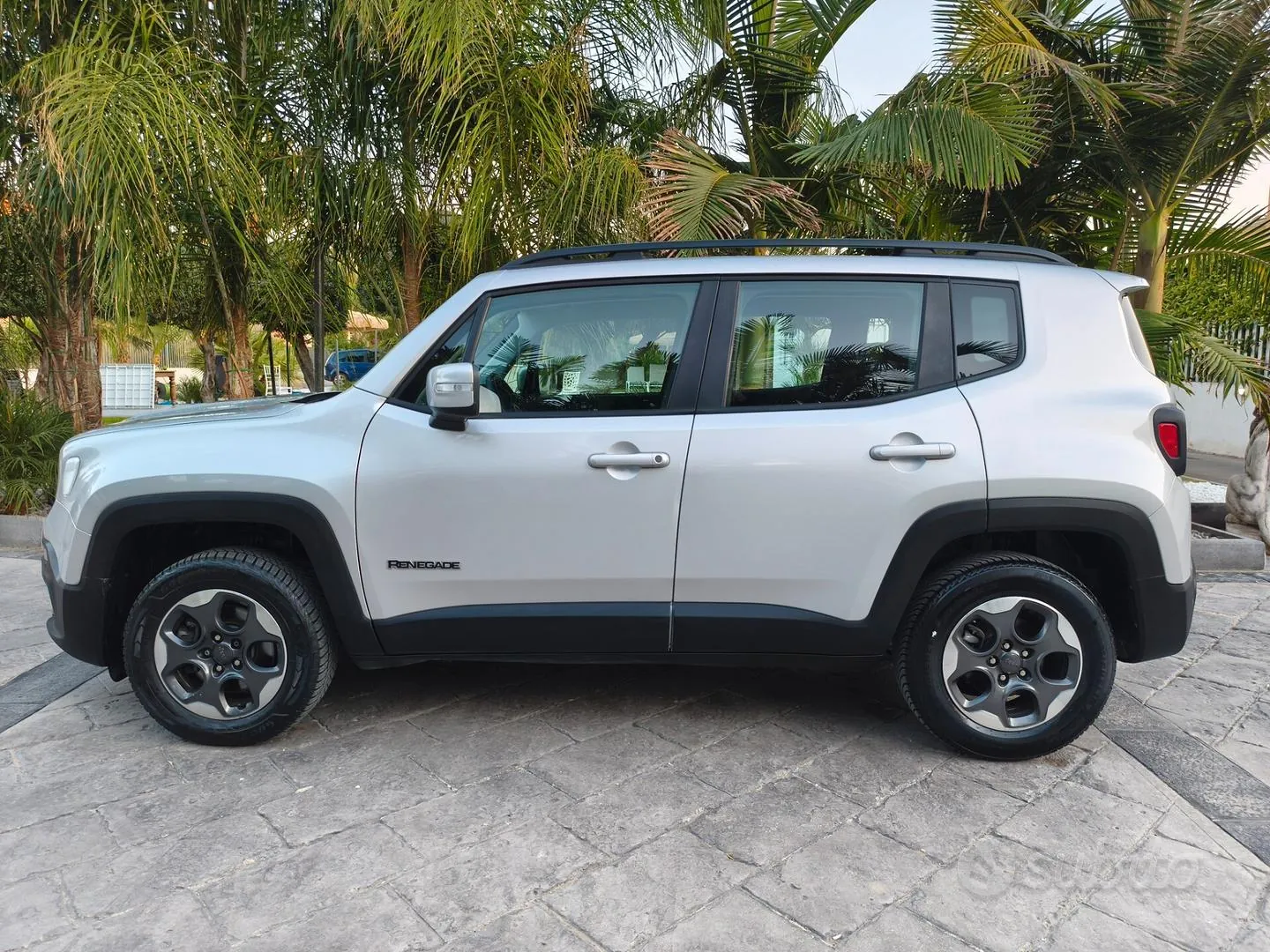 Jeep Renegade 2018 photo 2