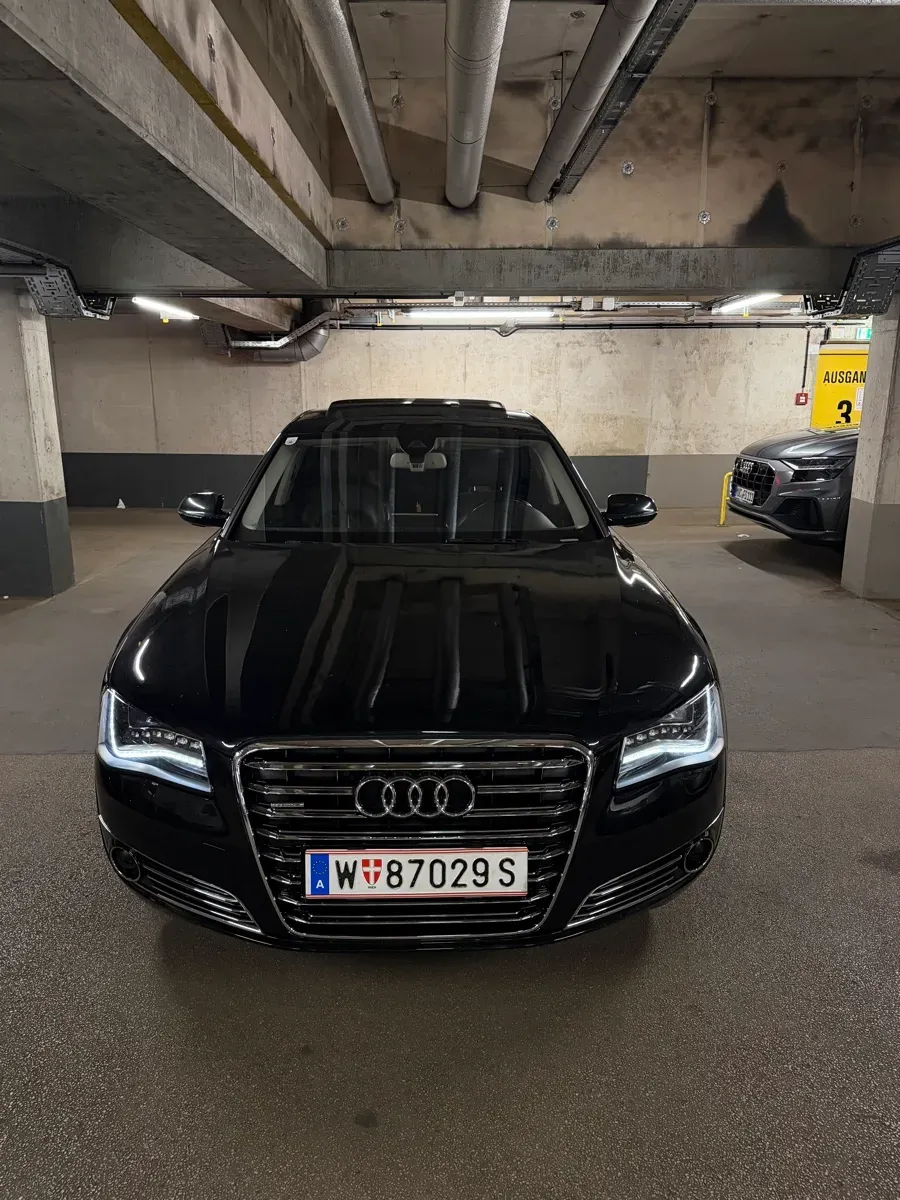 Audi A8 2012 photo 3