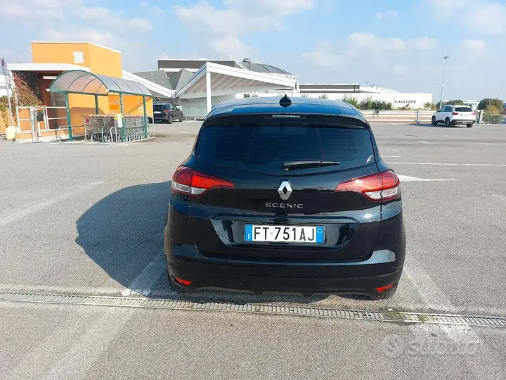 Renault Scenic 2018 photo 2
