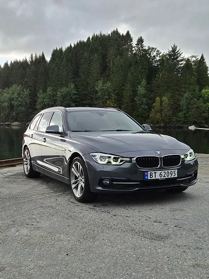 BMW 318I 2017 photo 2