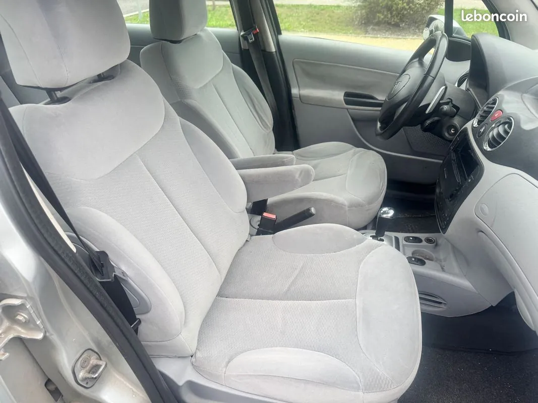 Citroen C3 2008 photo 3