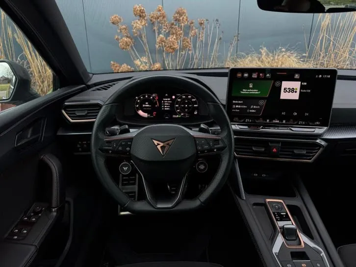 Cupra Leon 2025 photo 2
