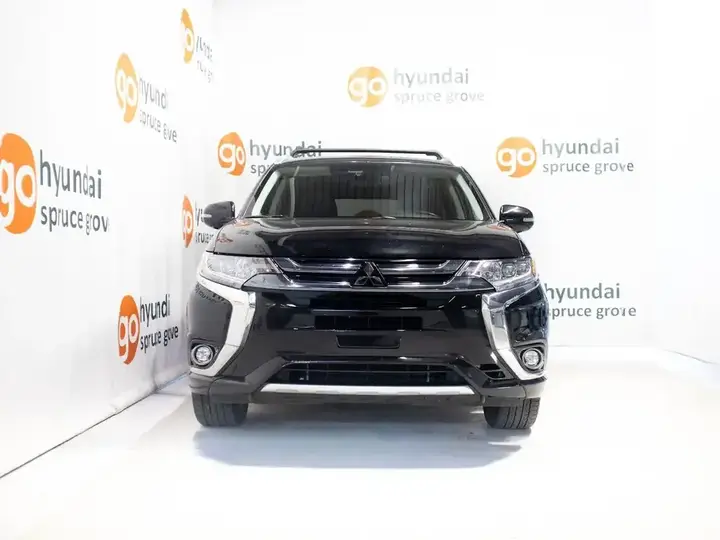 Mitsubishi Outlander 2018 photo 2