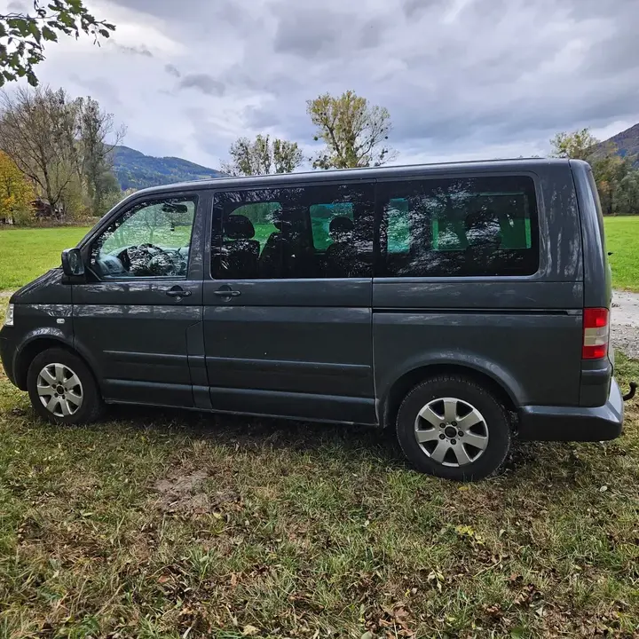 Volkswagen T5 2003 photo 3