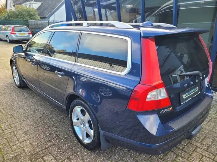 Volvo V70 2009 photo 2