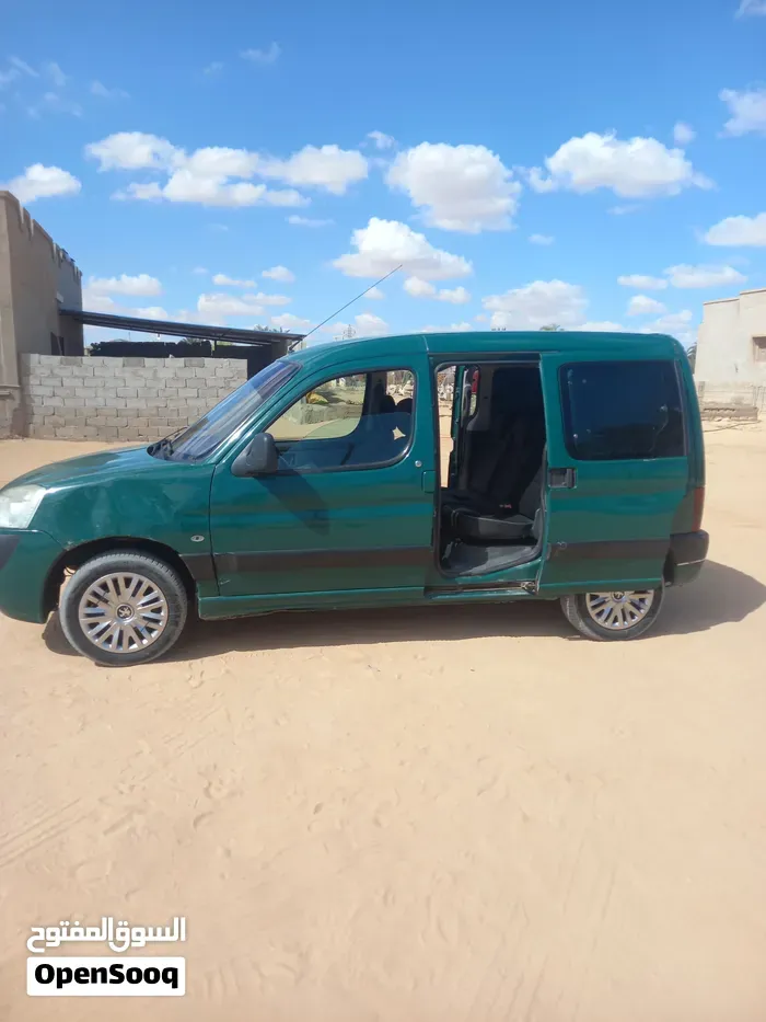 Peugeot Partner 2002 photo 2
