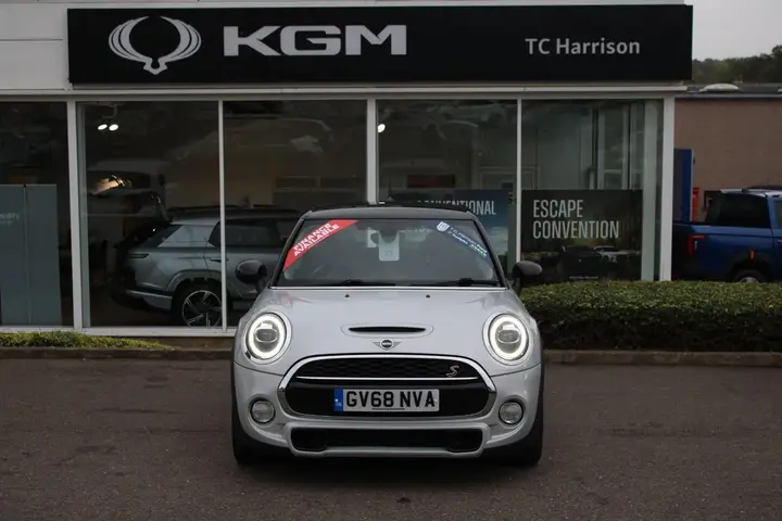 Mini Hatch 2018 photo 2
