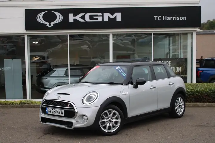 Mini Hatch 2018 photo 3