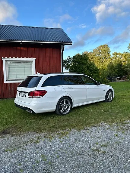Mercedes-Benz E220