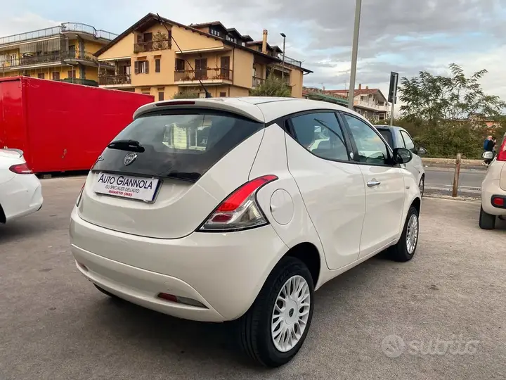 Lancia Ypsilon 2016 photo 5
