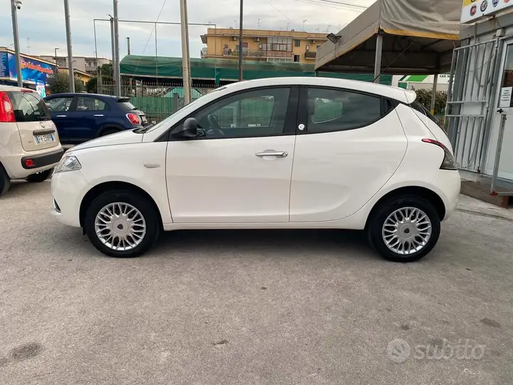 Lancia Ypsilon 2016 photo 3