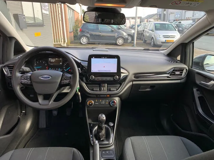 Ford Fiesta 2017 photo 2