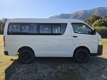 Toyota Hiace 2022 photo 5
