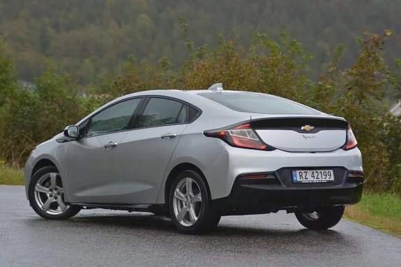 Chevrolet Volt 2017 photo 2