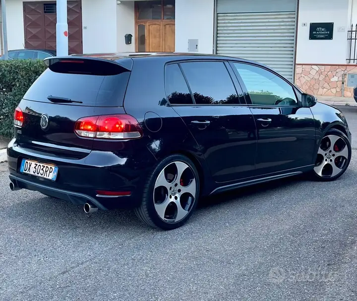 Volkswagen Golf 2010 photo 3
