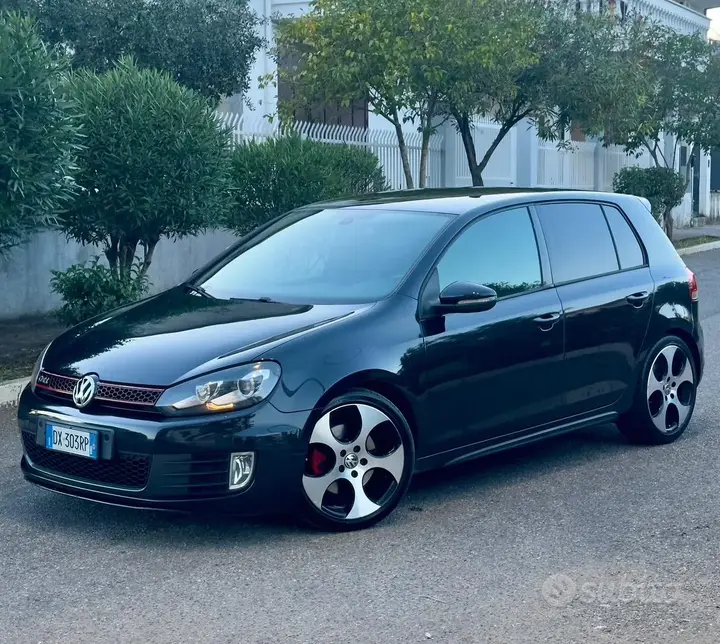 Volkswagen Golf 2010 photo 2