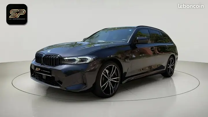 BMW 3 Series 2022 photo 2