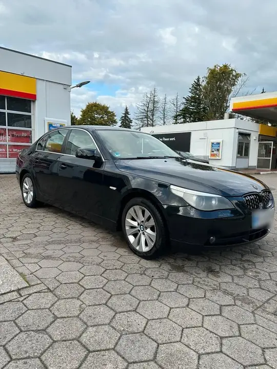 BMW 520I