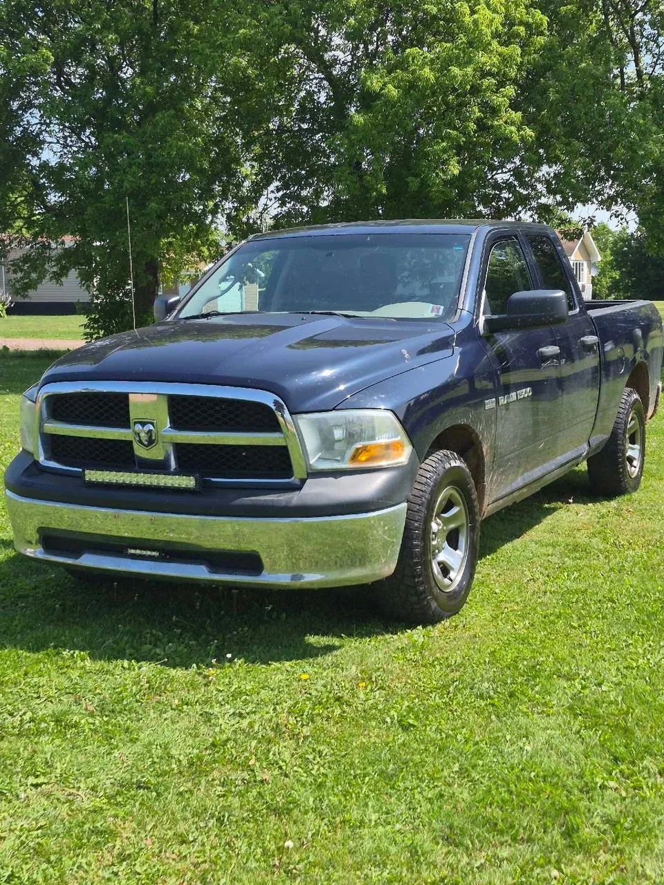 Dodge Ram 1500 2012 photo 2