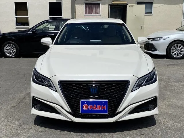 Toyota Crown S 2020 photo 4