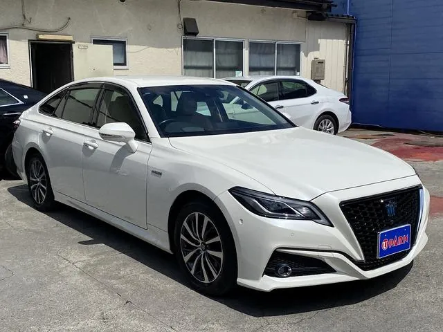 Toyota Crown S 2020 photo 3