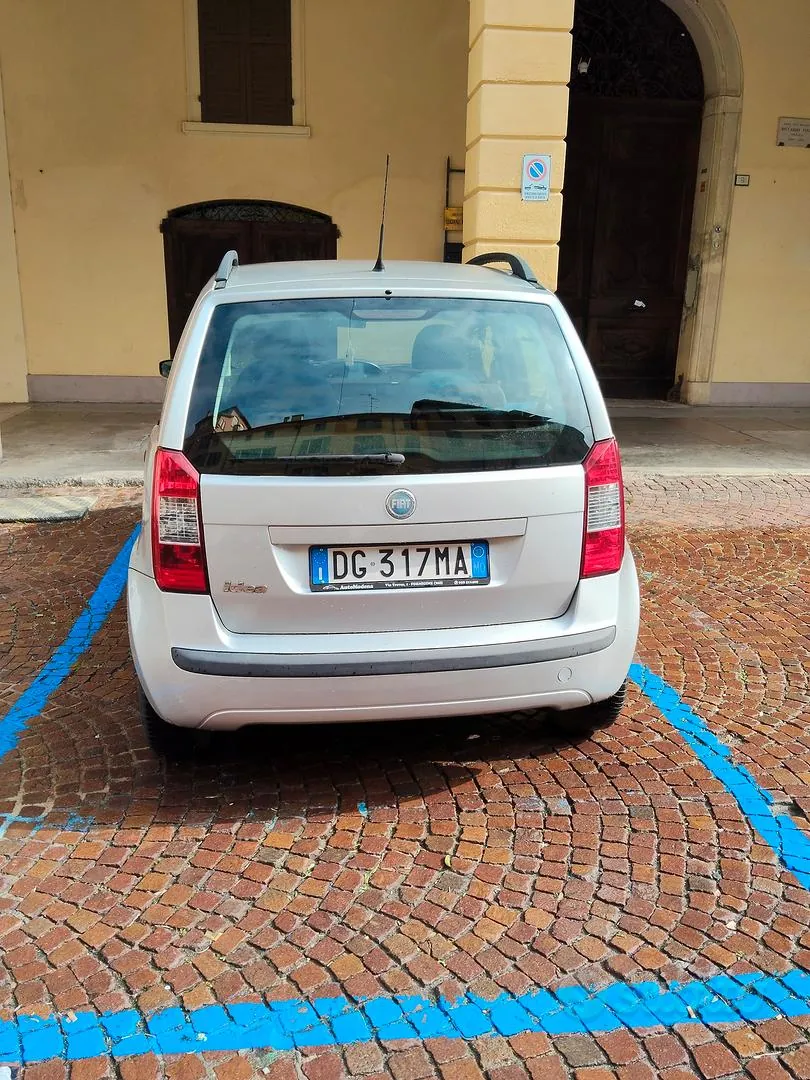 Fiat Idea 2007 photo 2