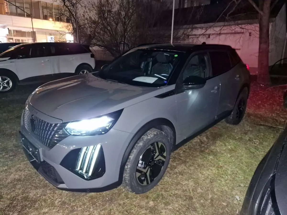 Peugeot 2008 2024 photo 3