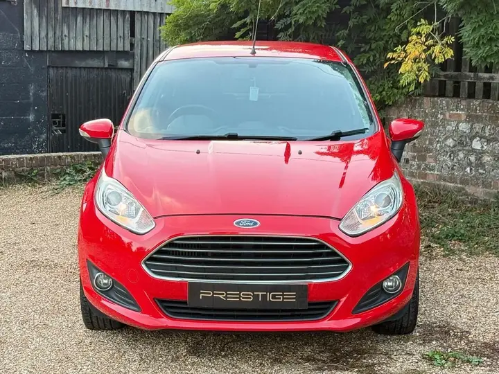 Ford Fiesta 2015 photo 2