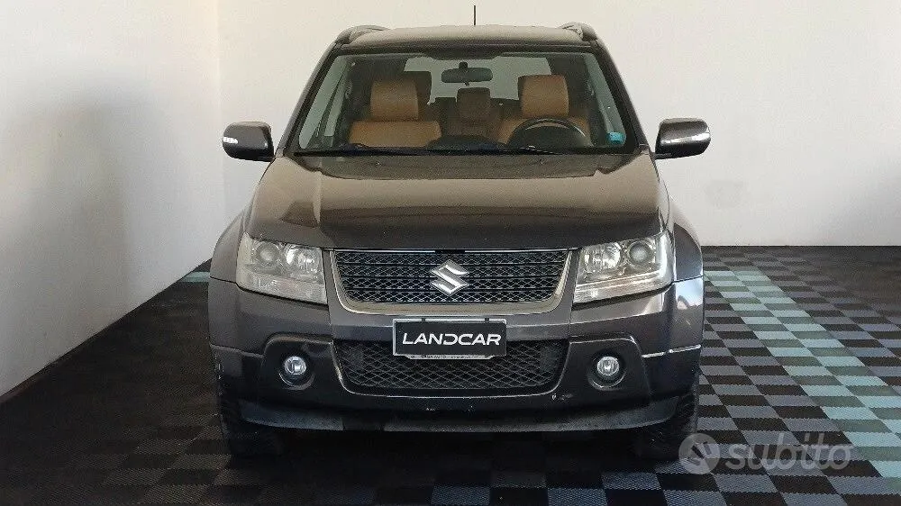 Suzuki Grand Vitara 2011 photo 2