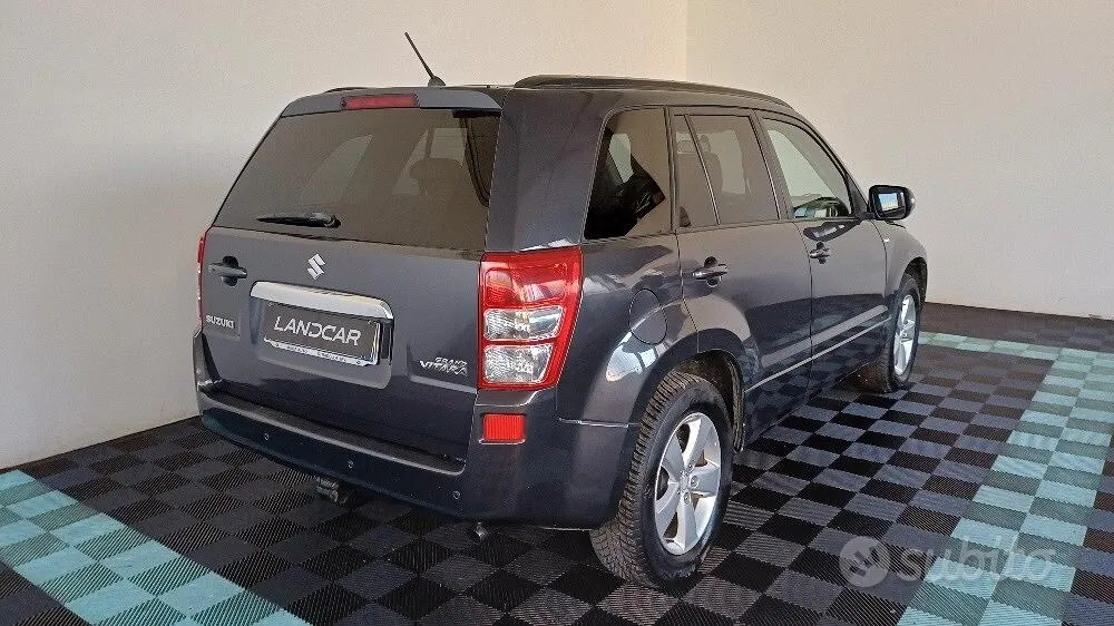 Suzuki Grand Vitara 2011 photo 4