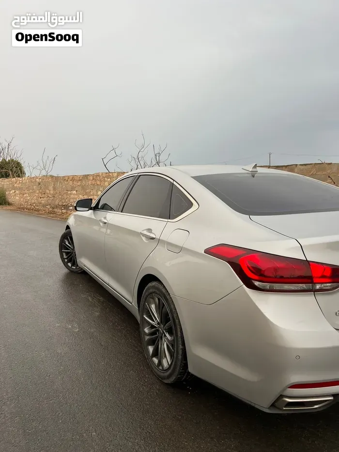Genesis G70 2015 photo 2