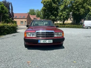 Mercedes-Benz 190E 1990 photo 2