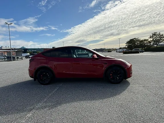 Tesla Model Y 2022 photo 4