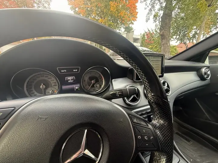 Mercedes-Benz Gla 2015 photo 5