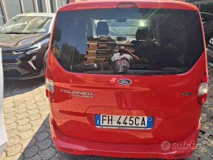 Ford Tourneo Courier 2017 photo 4