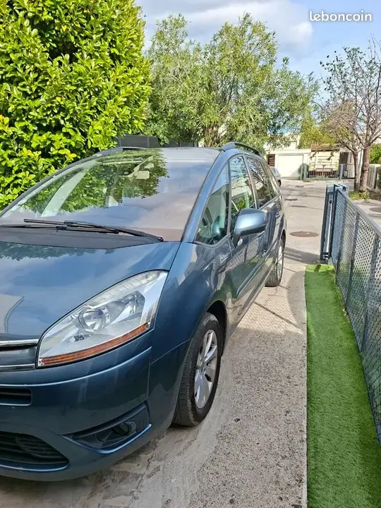 Citroen C4 Picasso 2010 photo 2