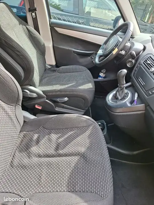 Citroen C4 Picasso 2010 photo 3