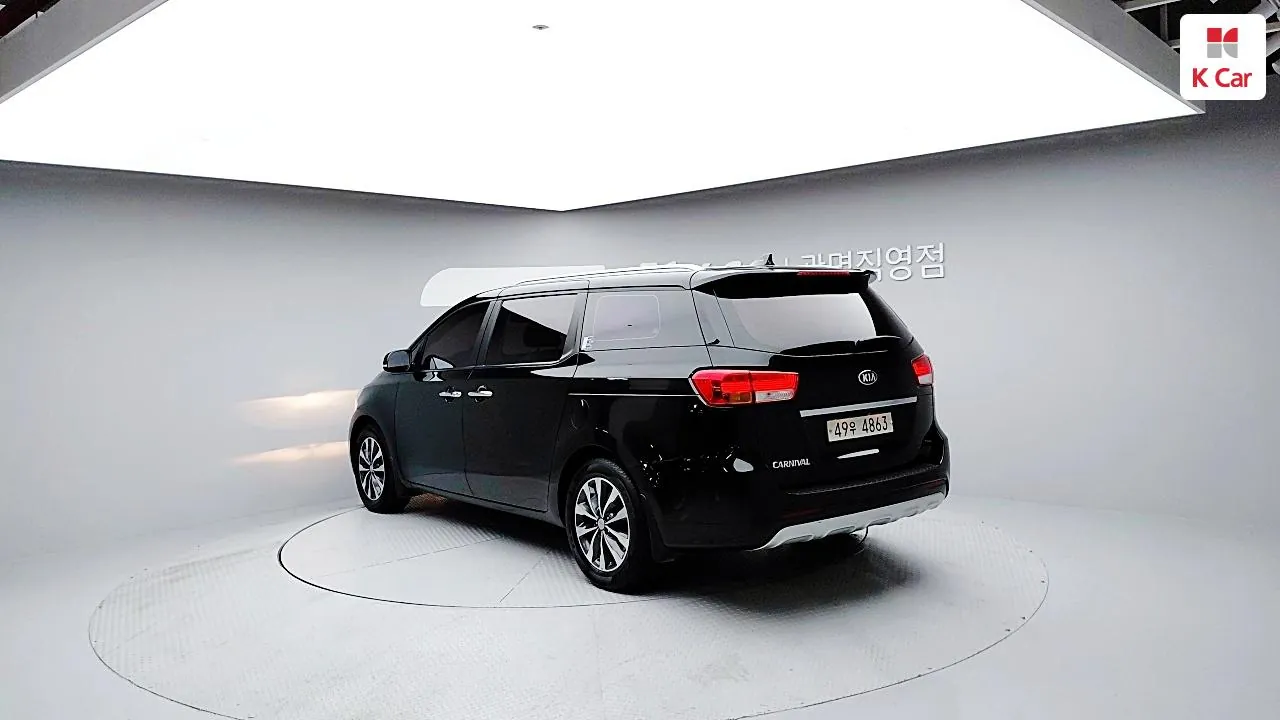 Kia Carnival 2017 photo 2