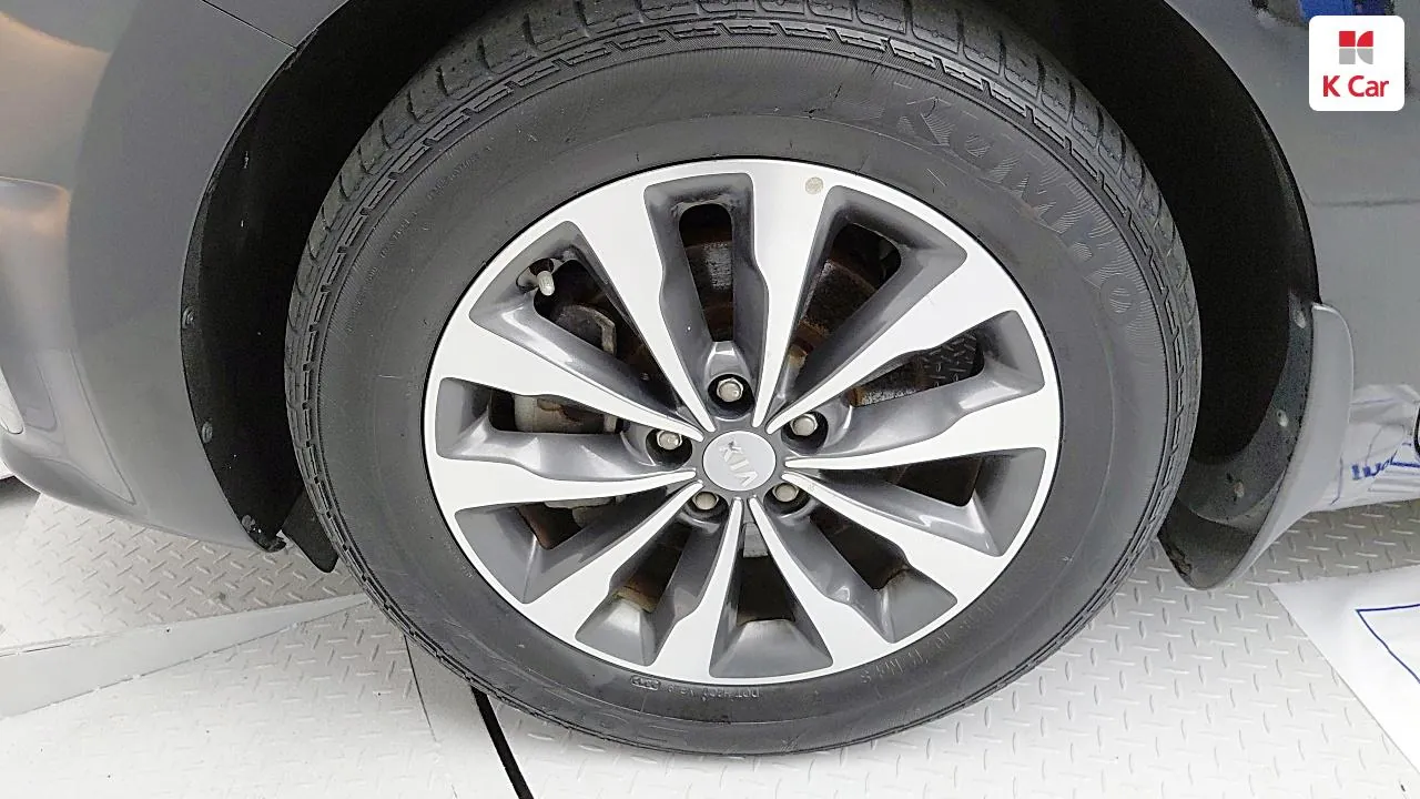 Kia Carnival 2017 photo 5