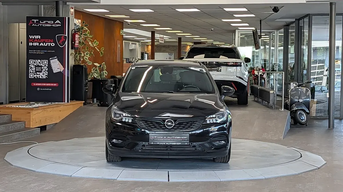 Opel Astra 2020 photo 2