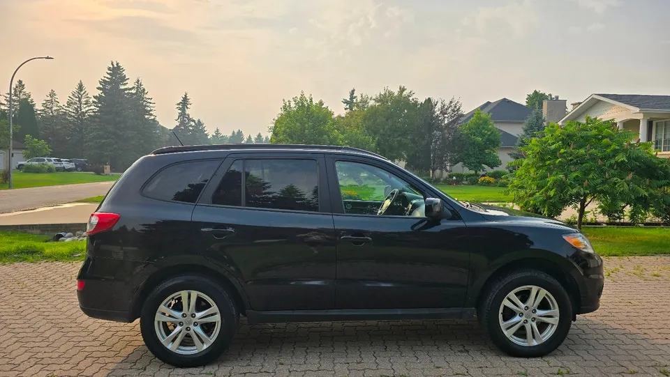 Hyundai Santa Fe 2012 photo 3