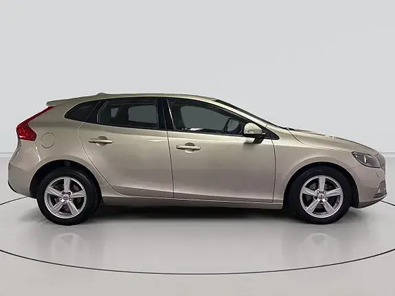 Volvo V40 2018 photo 4
