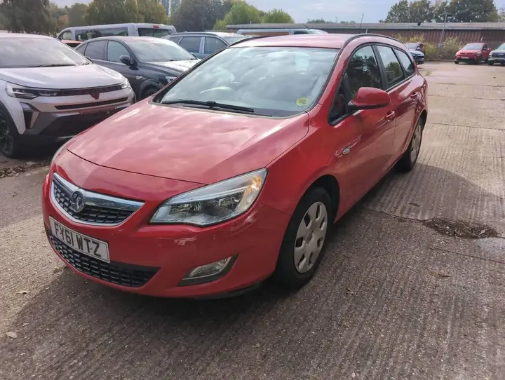 Vauxhall Astra 2011 photo 5