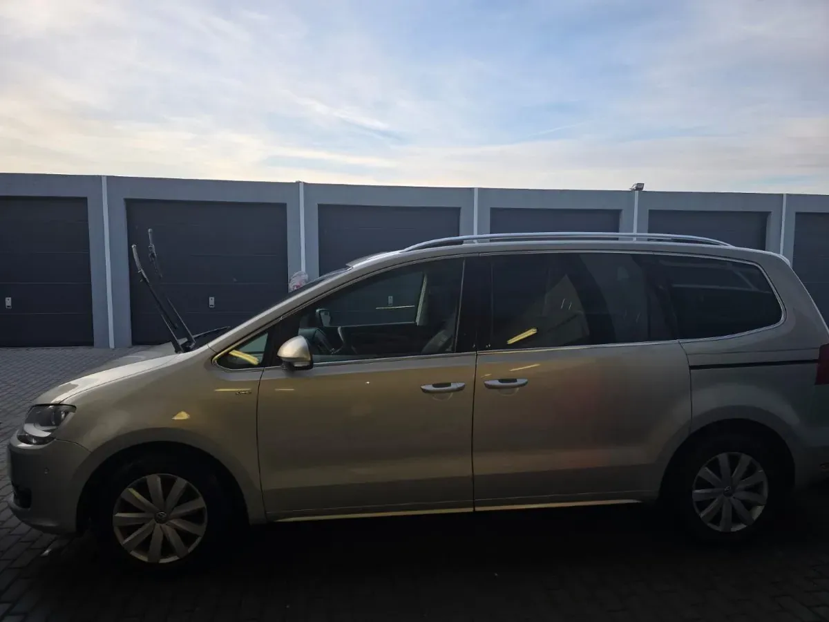 Volkswagen Sharan 2013 photo 2