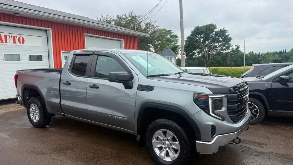 GMC Sierra 2023 photo 2