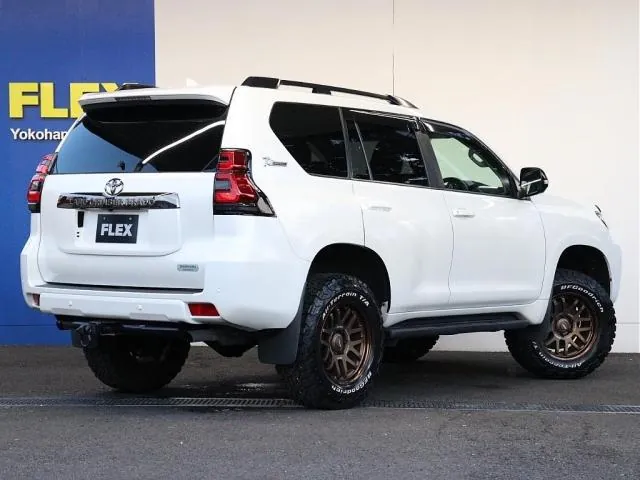 Toyota Land Cruiser Prado 2022 photo 3