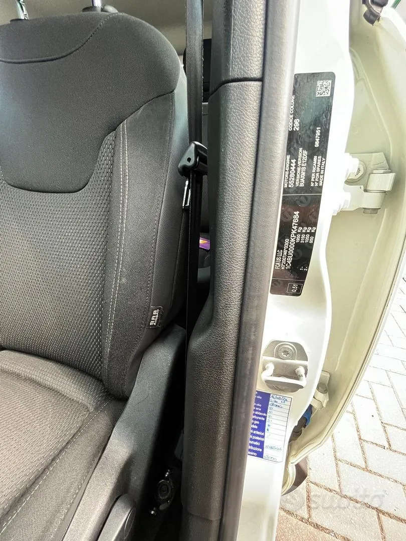 Jeep Renegade 2019 photo 3